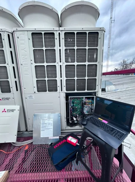 Sistema de climatización VRF Mitsubishi Electric instalado en Hospital San Luis de Buin